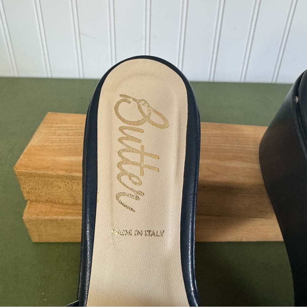 Butter Italy Two-Tone Top Twist Platform Sandals in Navy and Cream *Italy* - Picture 12 of 13